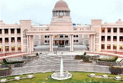 court case status of lucknow high court